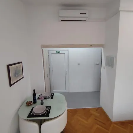 Old Varos Amazing View شقة *