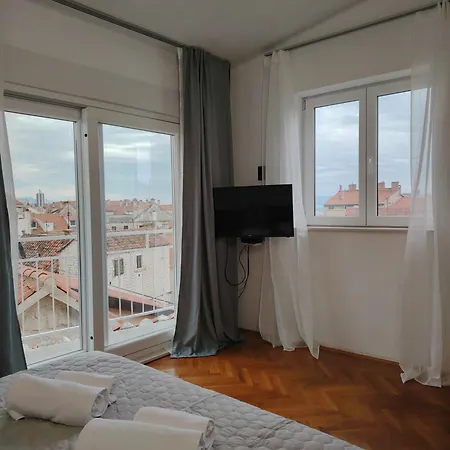 Old Varos Amazing View Apartment Split