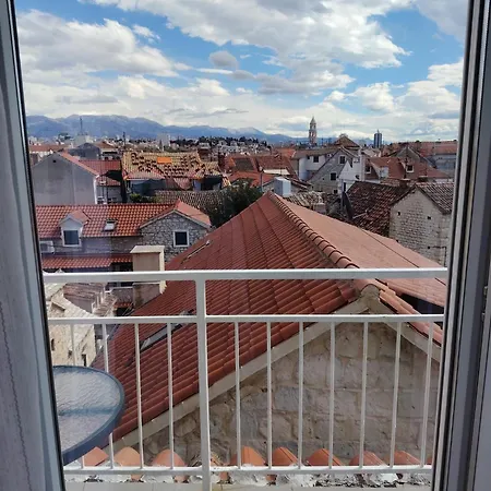Old Varos Amazing View Split