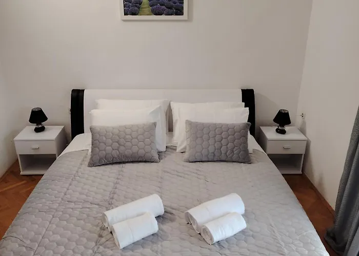 Old Varos Amazing View Split