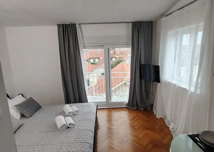 Old Varos Amazing View Apartament